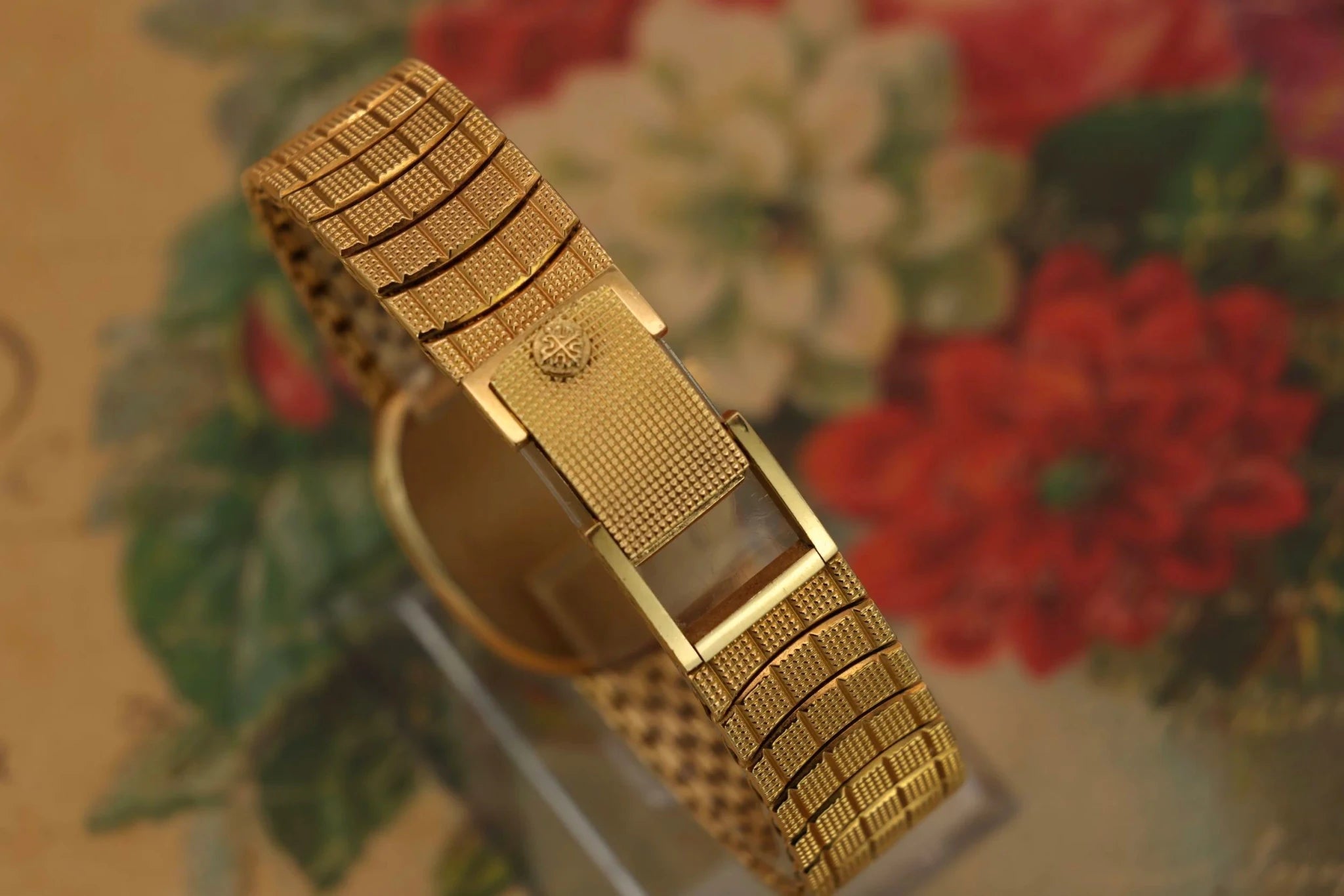 Patek Philippe Ellipse Ref. 3987 | 18K YG Mesh Bracelet | White Roman Dial - Sierra Time Co