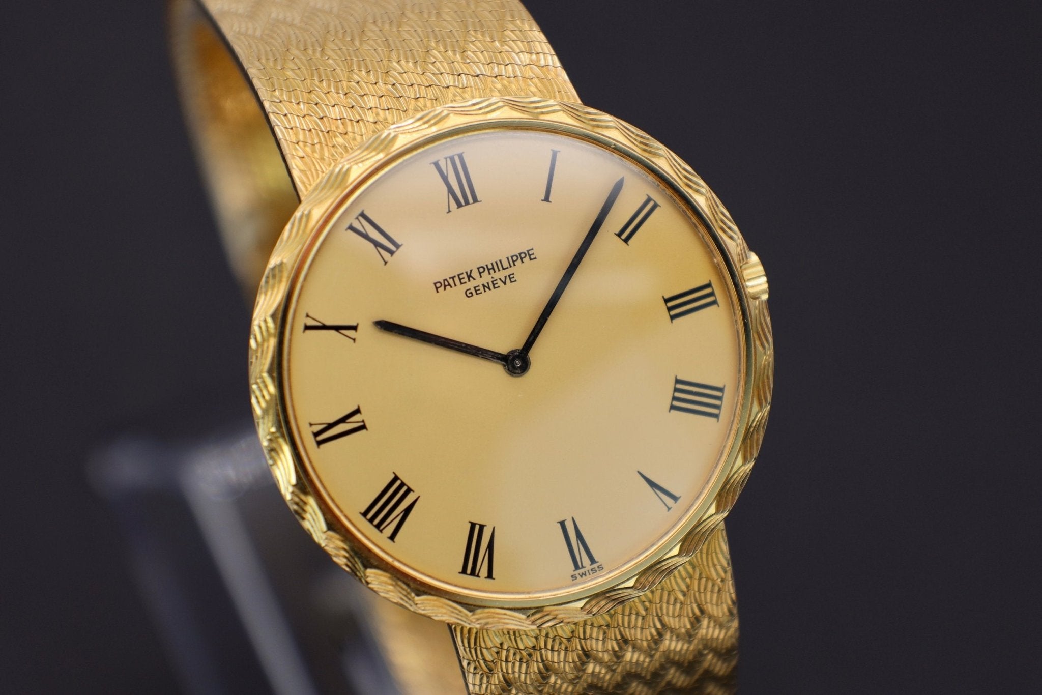 Patek Philippe Jumbo Calatrava 3588-2 | 18K YG | Champagne Dial - Sierra Time Co