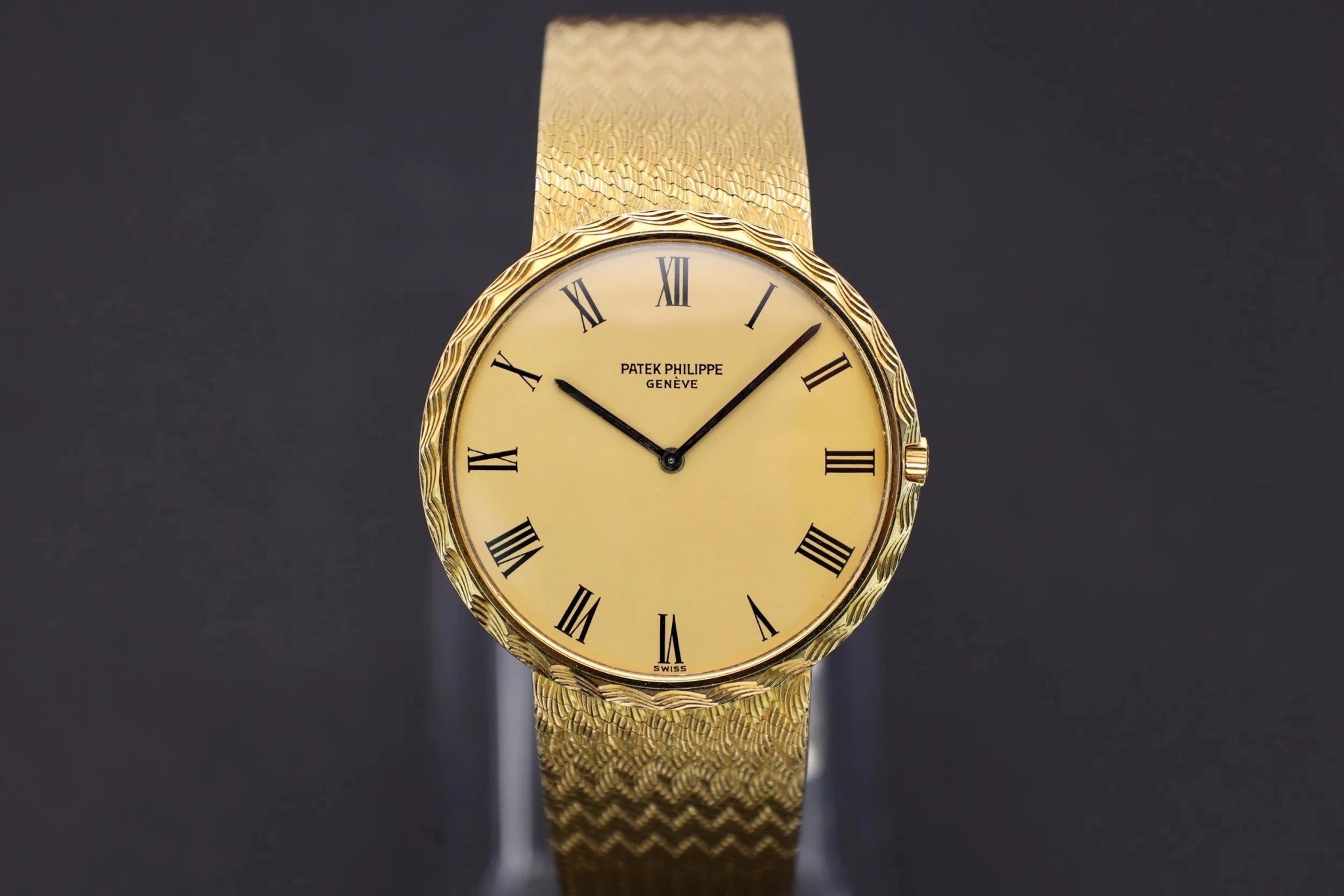 Patek Philippe Jumbo Calatrava 3588-2 | 18K YG | Champagne Dial - Sierra Time Co