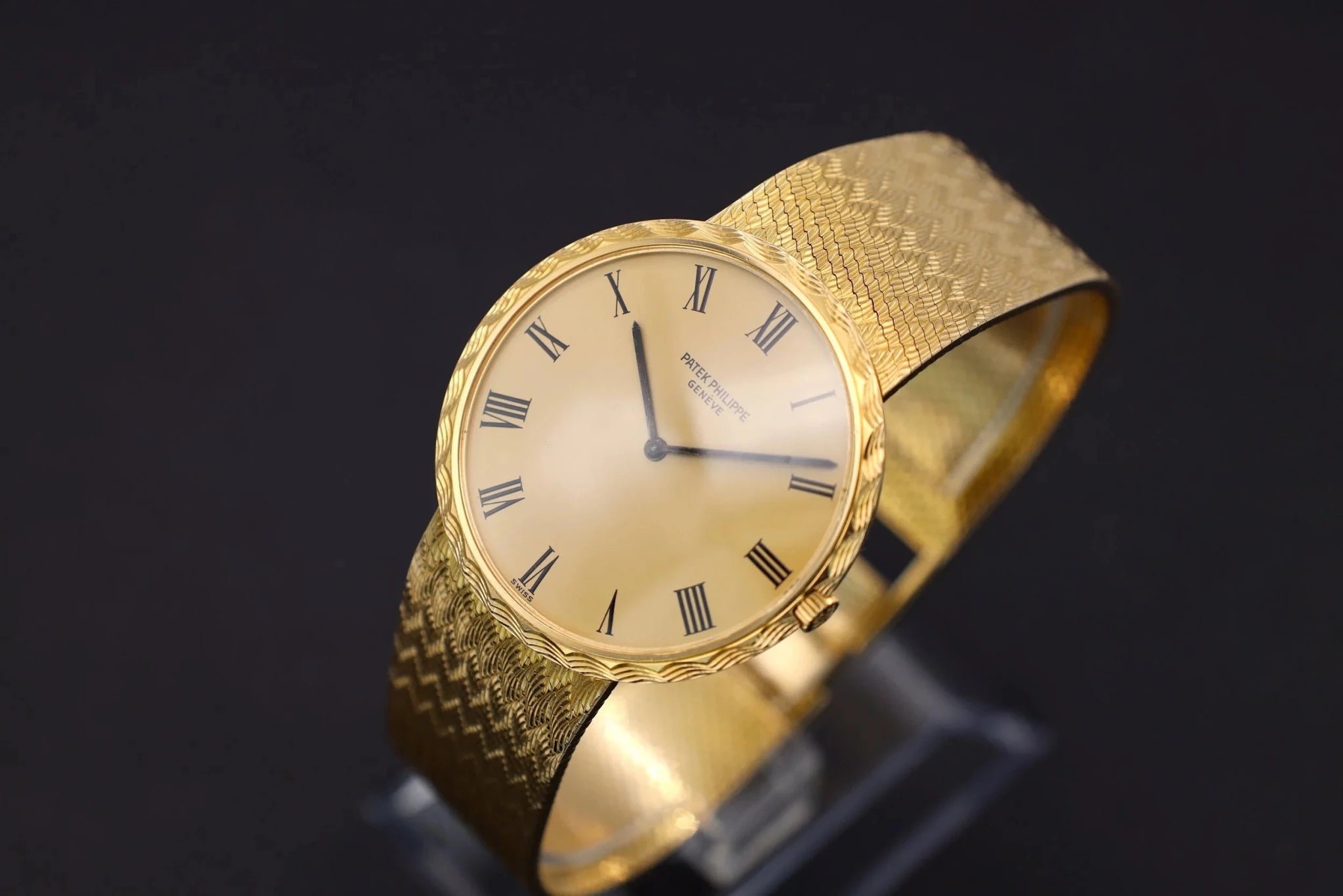 Patek Philippe Jumbo Calatrava 3588-2 | 18K YG | Champagne Dial - Sierra Time Co