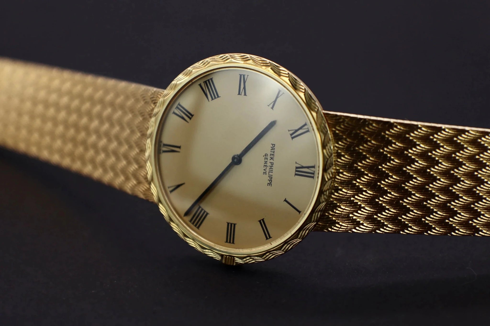 Patek Philippe Jumbo Calatrava 3588-2 | 18K YG | Champagne Dial - Sierra Time Co